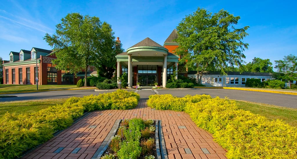 Evergreen Woods North Branford | Exterior Entrance