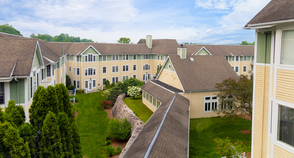 Evergreen Woods North Branford | Exterior Villas 01