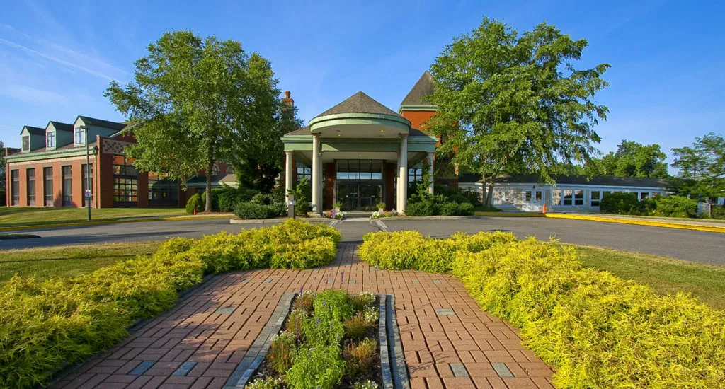 evergreen_entrance