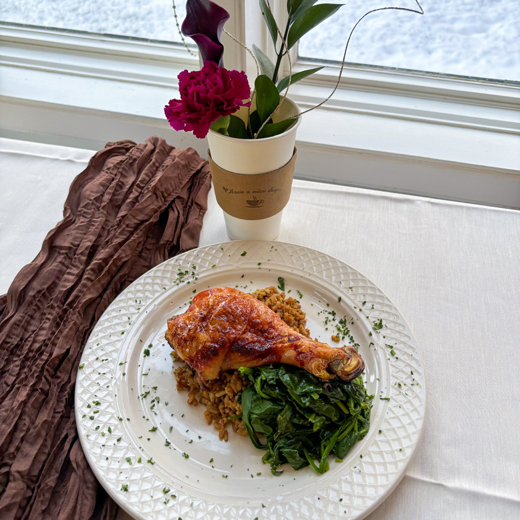Evergreen Woods North Branford CT | Independent Living Dining 11