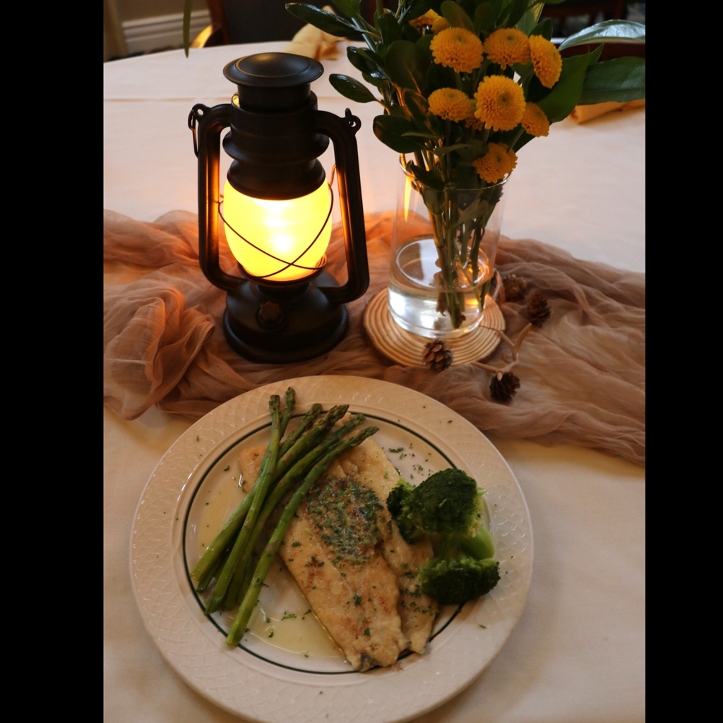 Evergreen Woods North Branford CT | Independent Living Dining 3
