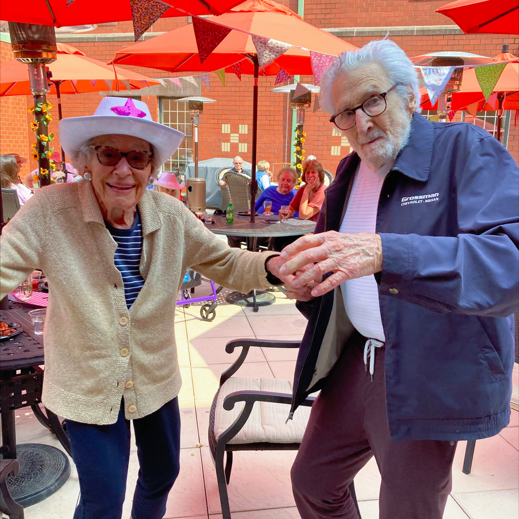 Evergreen Woods North Branford CT | Independent Living Social Events 2